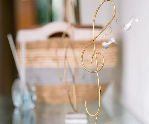 Armonia-art House アパート *